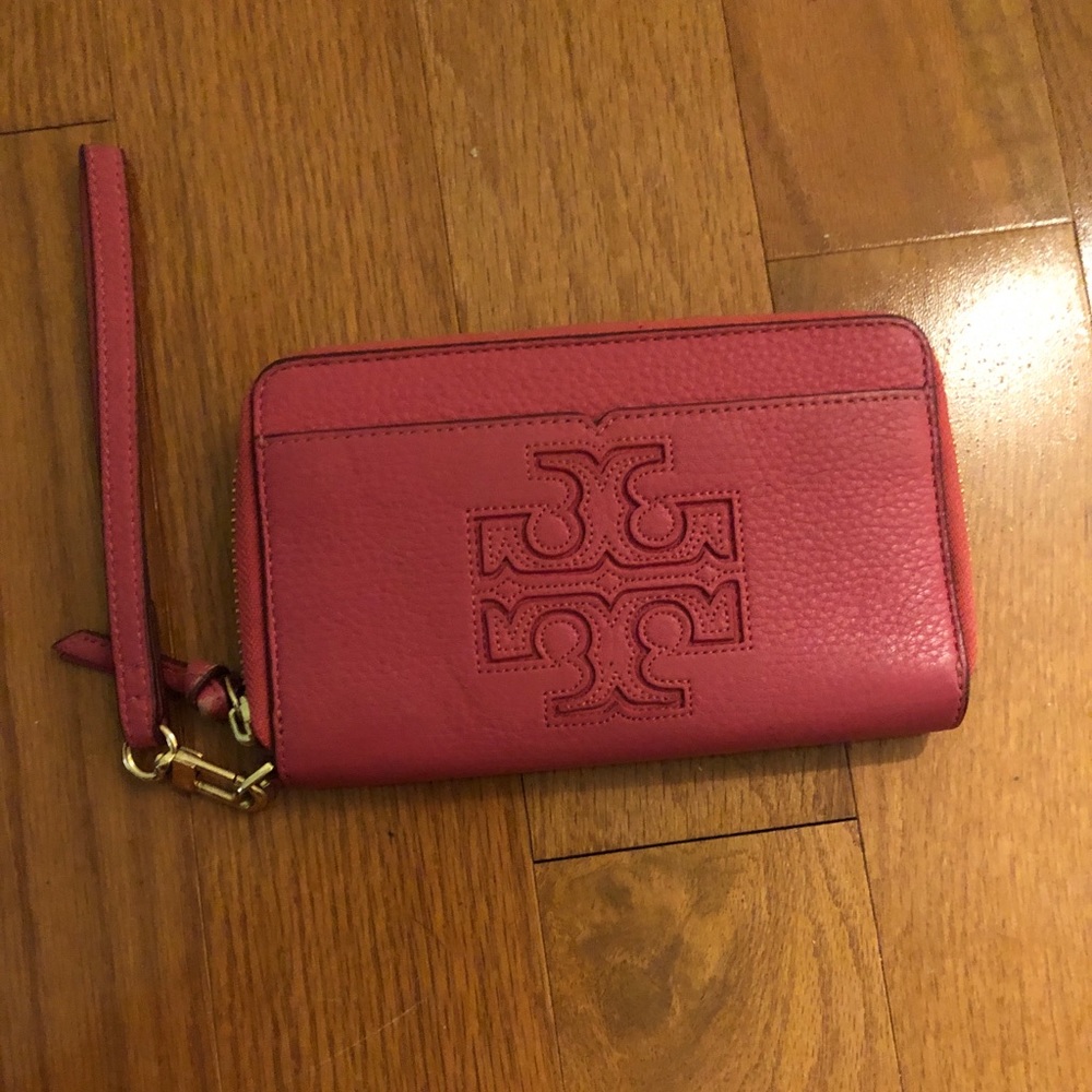 Pink Tory Burch wallet